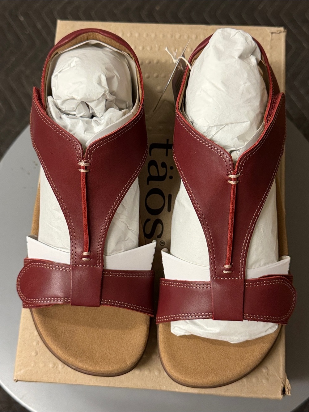 Taos Womens sandals (style) THE SHOW/ (color) CHERRY RED - Picture 2 of 12